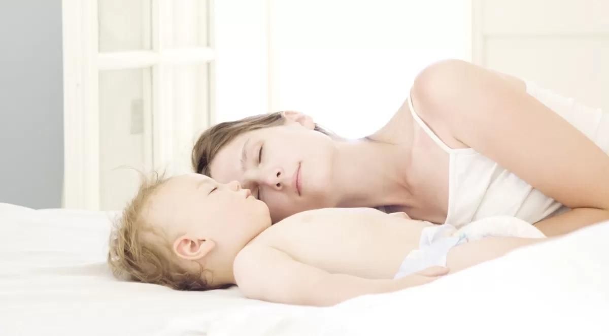 Çocuğunuzla Birlikte Uyumanız Doğru Mu?