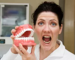 Yapay Dişler Doğal Dişlerin Yerini Tutar mı?